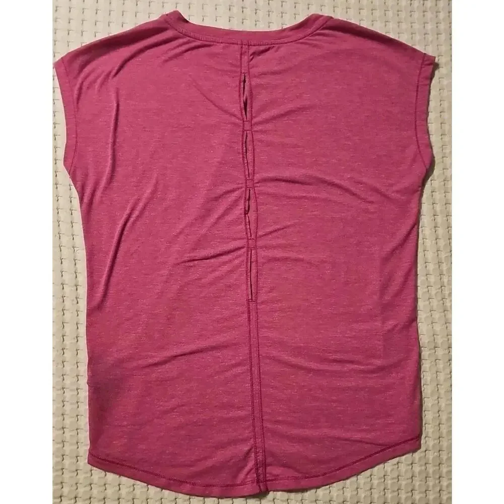 The North‎ Face Pink Crop Oversized Keyhole Back shirt Size Small - Picture 4 of 4